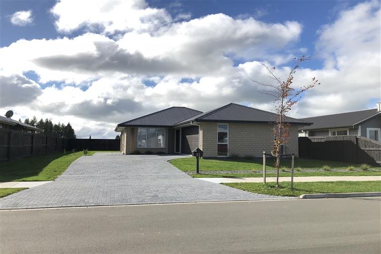 Photo of property in 22 Huka Heights Drive, Rangatira Park, Taupo, 3330