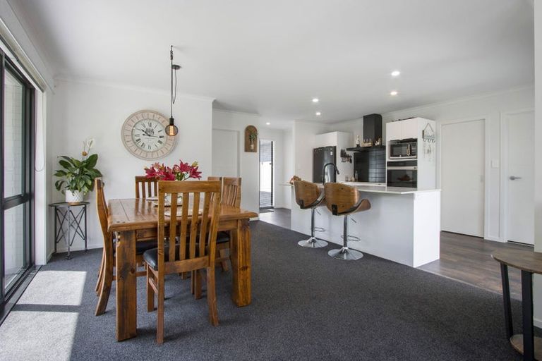 Photo of property in 9 Mural Drive, Katikati, 3129