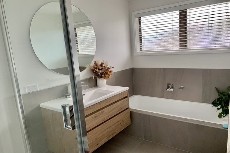 Photo of property in 1/23 Rapallo Place, Farm Cove, Auckland, 2012