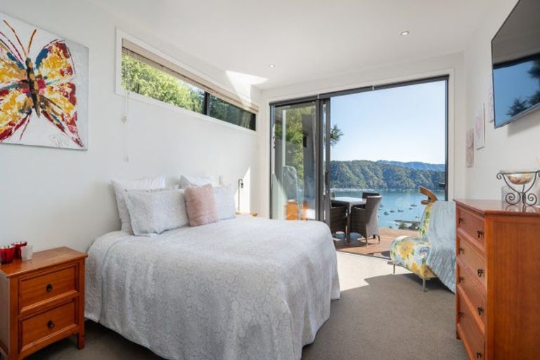 Photo of property in 27 Amelia Crescent, Waikawa, Picton, 7220