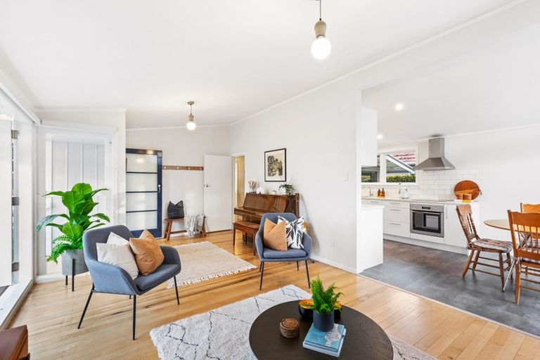 Photo of property in 3 Barberry Lane, Te Atatu Peninsula, Auckland, 0610