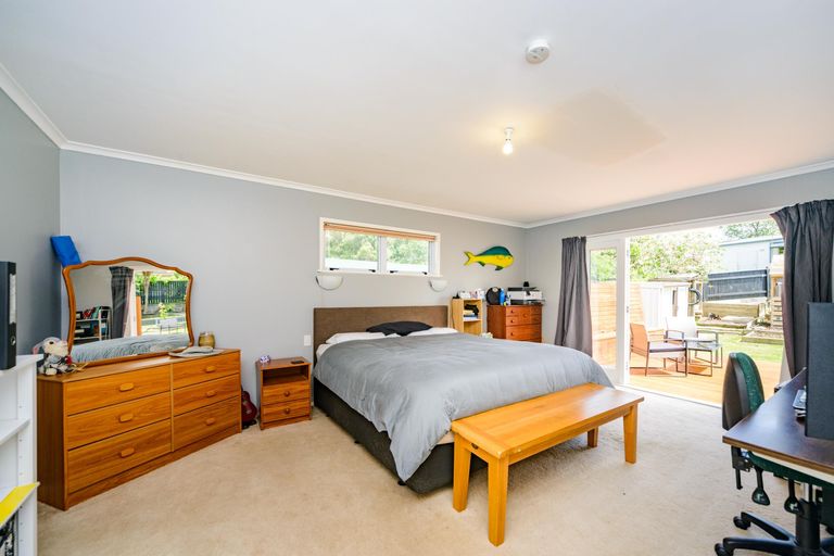 Photo of property in 14 Parkland Crescent, Terrace End, Palmerston North, 4410