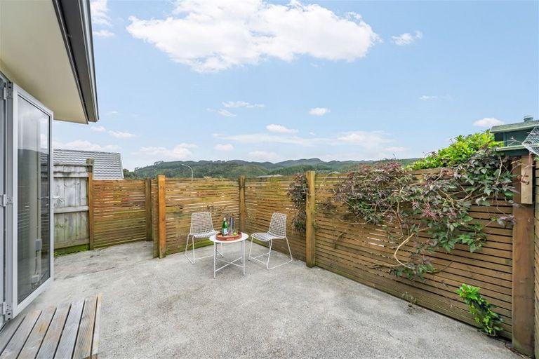 Photo of property in 16 Mcewen Crescent, Riverstone Terraces, Upper Hutt, 5018