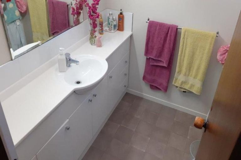 Photo of property in 2/38 Greenock Street, Redwood, Christchurch, 8051