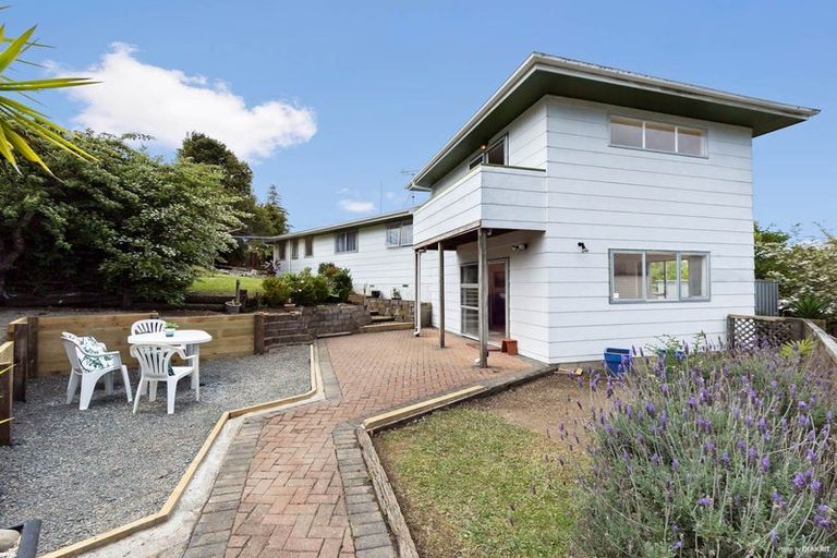 Photo of property in 10 Datura Place, Sunnynook, Auckland, 0620
