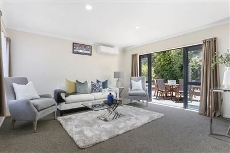 Photo of property in 4f Shaw Road, Oratia, Auckland, 0604