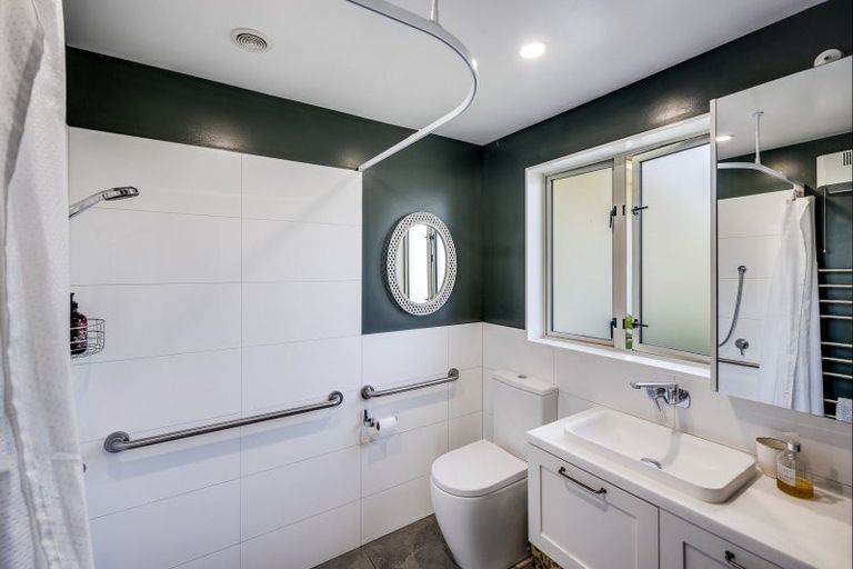 Photo of property in 20 Fulford Place, Havelock North, 4130