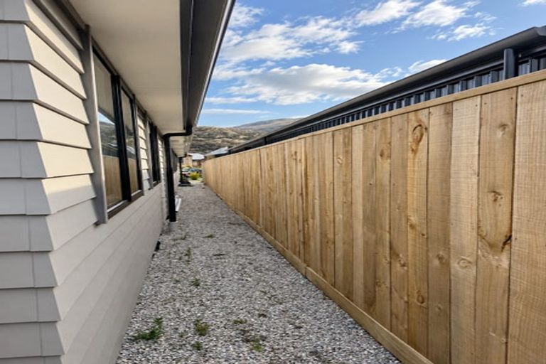 Photo of property in 51 Drysdale Road, Jacks Point, 9371