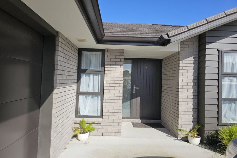 Photo of property in 21 Paritutu Road, Spotswood, New Plymouth, 4310