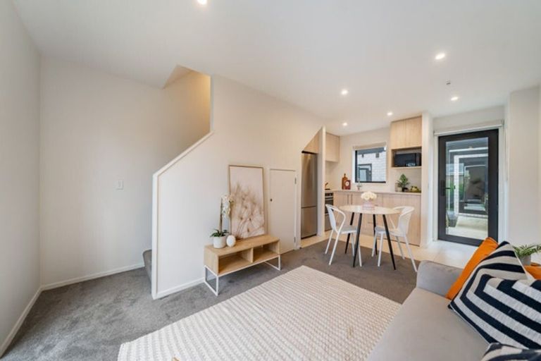 Photo of property in 2/183 Cambridge Terrace, Fairfield, Lower Hutt, 5011