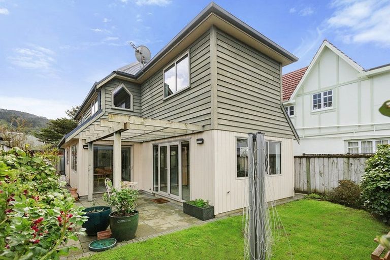 Photo of property in 12 Cambridge Street, Tawa, Wellington, 5028