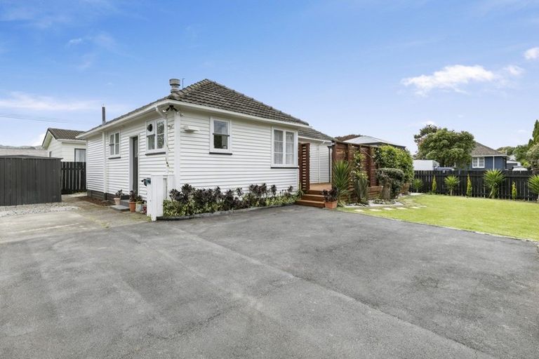 Photo of property in 71 Sladden Street, Naenae, Lower Hutt, 5011