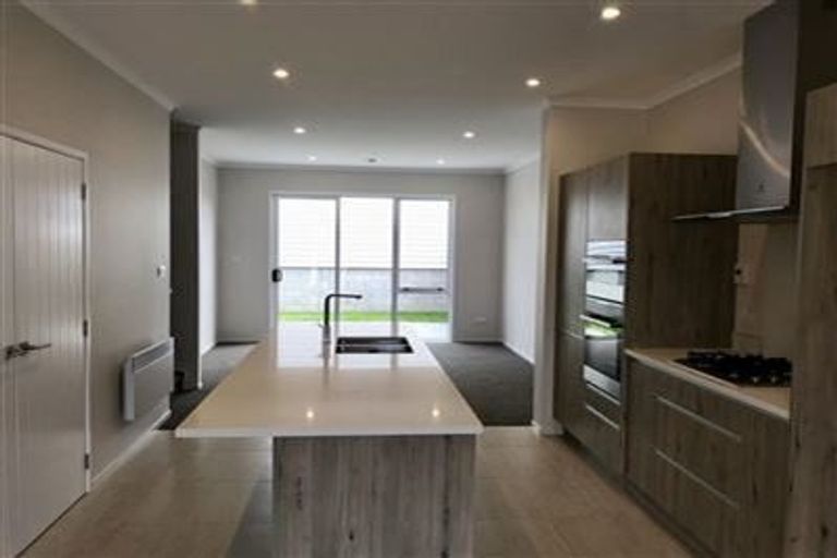 Photo of property in 2a Makura Road, Long Bay, Auckland, 0630