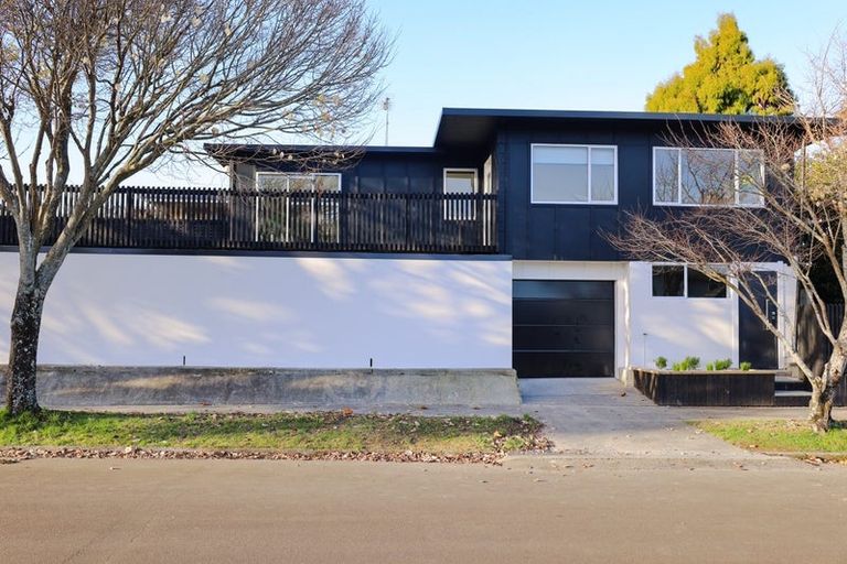 Photo of property in 22 Redwood Grove, Hokowhitu, Palmerston North, 4410
