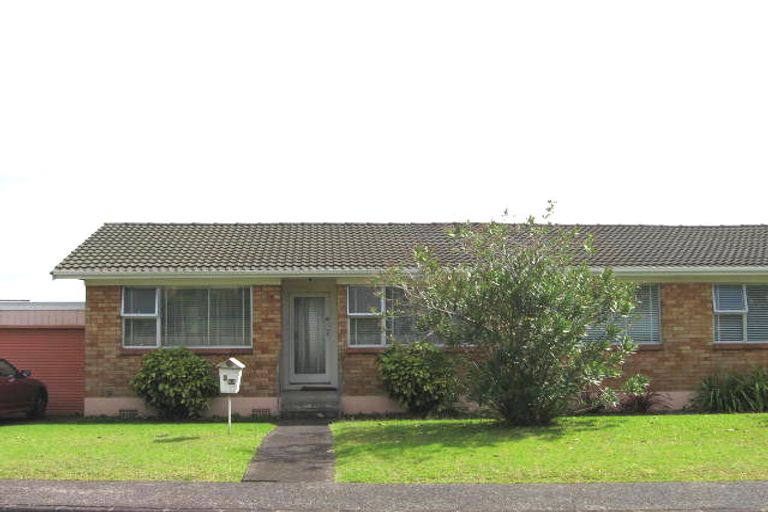 Photo of property in 1/62 Vera Road, Te Atatu South, Auckland, 0610