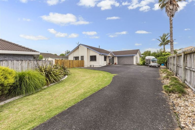 Photo of property in 62 Meadowland Drive, Somerville, Auckland, 2014