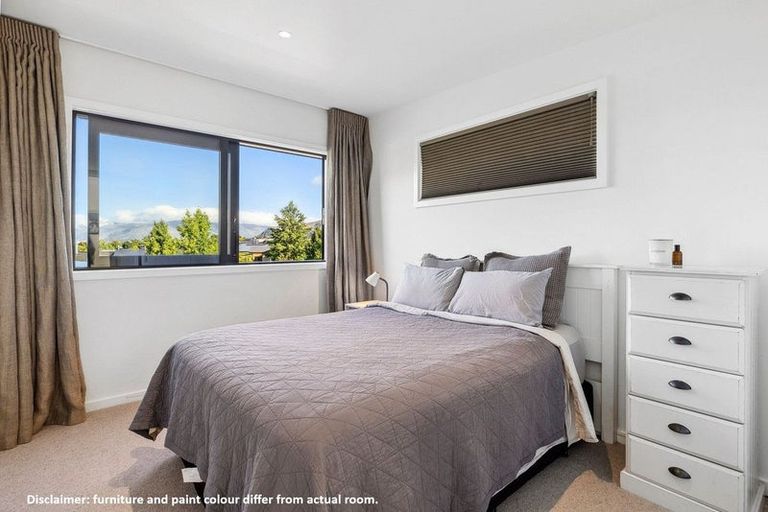 Photo of property in 4 Takahe Lane, Wanaka, 9305