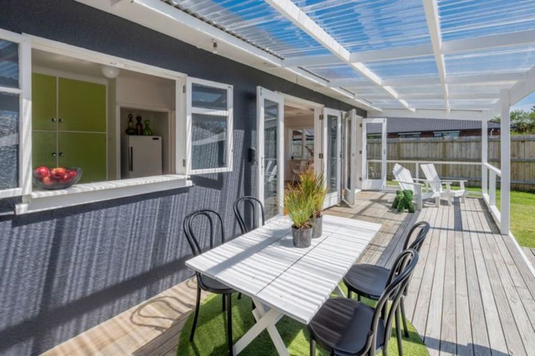 Photo of property in 45 Te Moana Road, Waikanae Beach, Waikanae, 5036