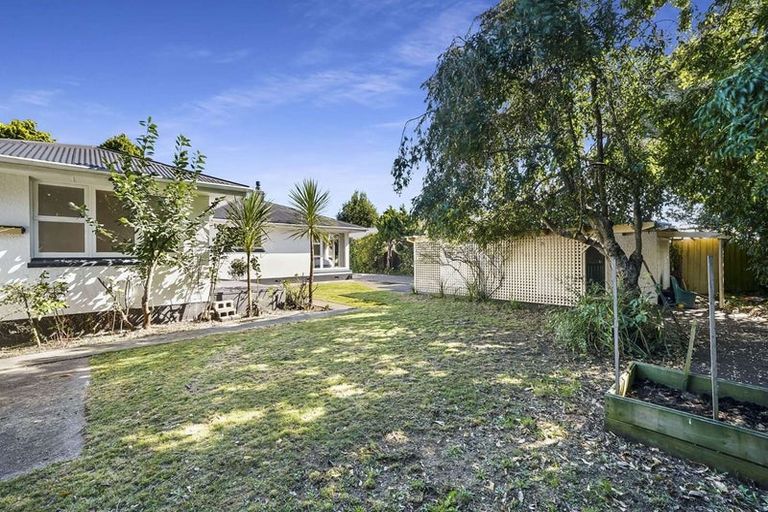 Photo of property in 47 Middlepark Road, Sockburn, Christchurch, 8042