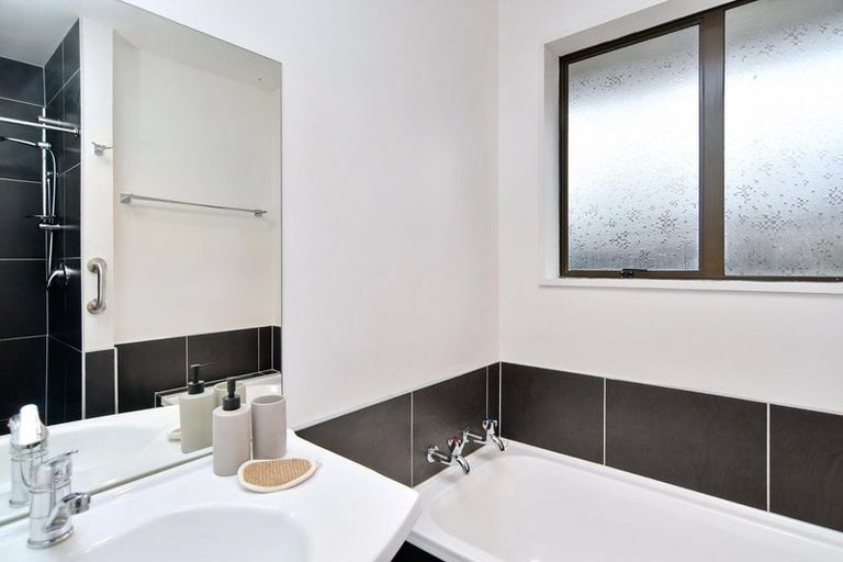 Photo of property in 2 Flaxwood Lane, Waltham, Christchurch, 8023