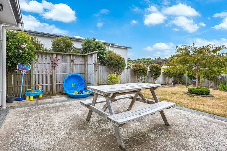 Photo of property in 45 Te Puia Drive, Aotea, Porirua, 5024