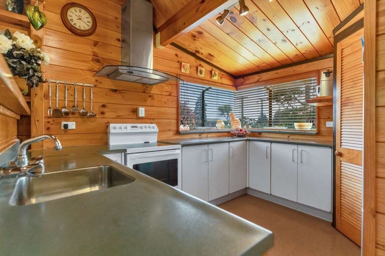 Photo of property in 16 Rostrevor Place, Tihiotonga, Rotorua, 3015