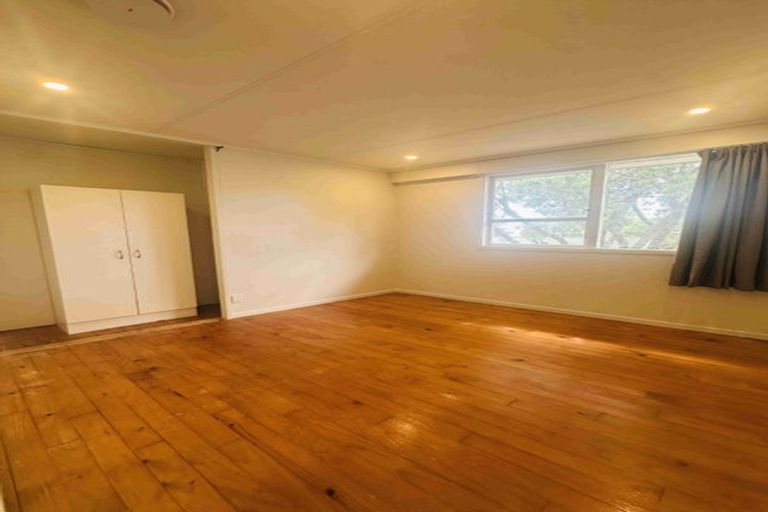 Photo of property in 3 Scott Road, Stanmore Bay, Whangaparaoa, 0932