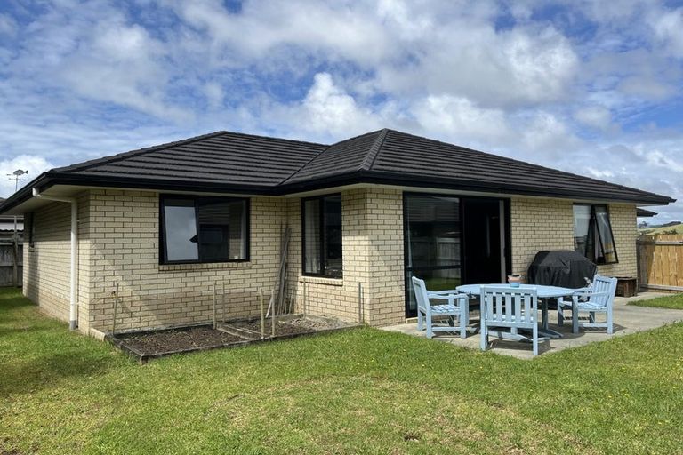 Photo of property in 17 Hewson Drive, Snells Beach, 0920