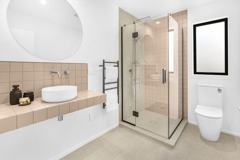 Photo of property in 1/7 Tarbett Road, Hillcrest, Hamilton, 3216