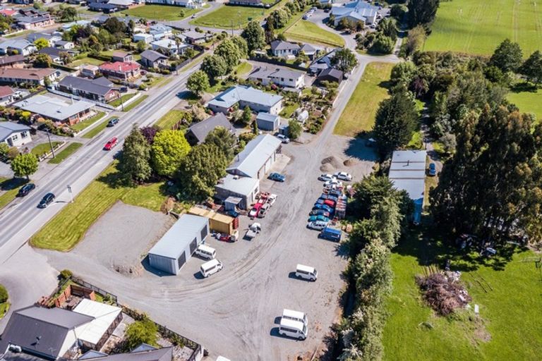 Photo of property in 411 Great North Road, Winton, 9720