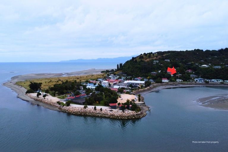 Photo of property in 14 Gibbs Road, Collingwood, 7073