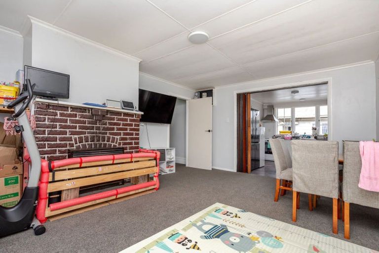 Photo of property in 15 Cole Street, Dannevirke, 4930