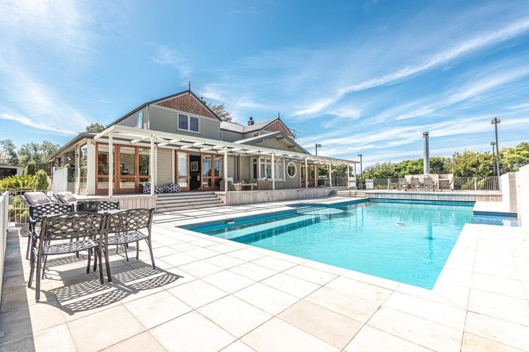 Photo of property in 2 Eaton Crescent, Otamatea, Whanganui, 4500