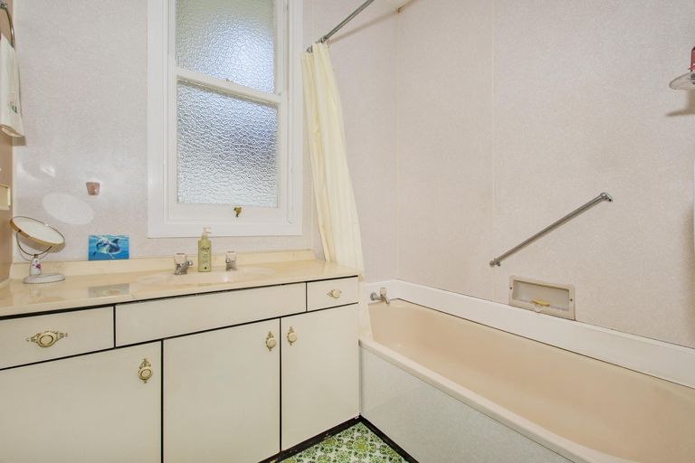 Photo of property in 18 Whau Valley Road, Whau Valley, Whangarei, 0112