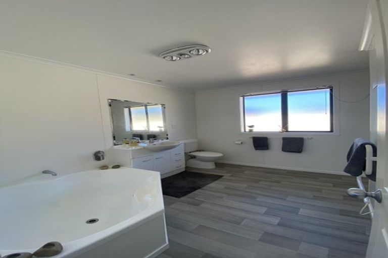 Photo of property in 10 Amner Place, Havelock North, 4130