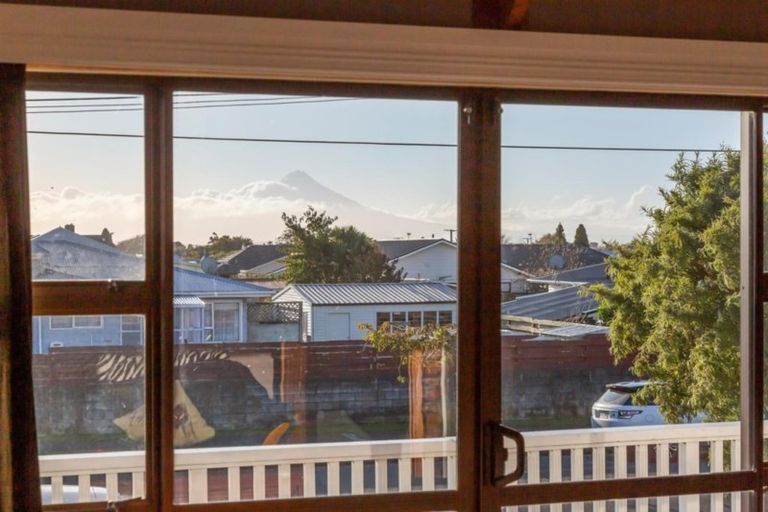 Photo of property in 16 Douglas Street, Hawera, 4610