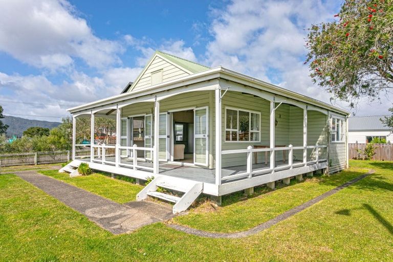 Photo of property in 2 Tokoroa Road, Tairua, 3508