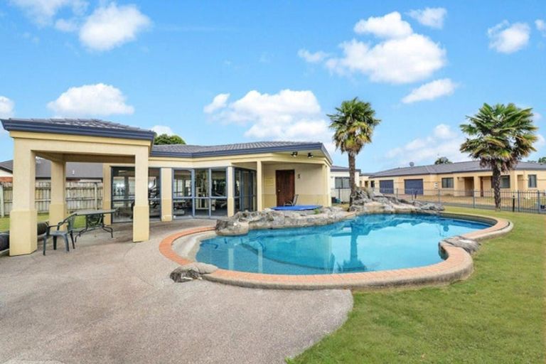 Photo of property in 14 Sudbury Court, Rototuna North, Hamilton, 3210