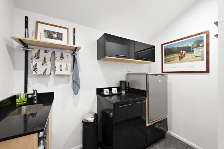 Photo of property in 133 Marine Parade, Eastbourne, Lower Hutt, 5013