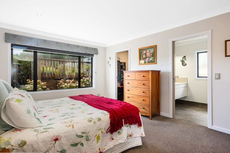 Photo of property in 14a Kaimai Place, Aotea, Porirua, 5024