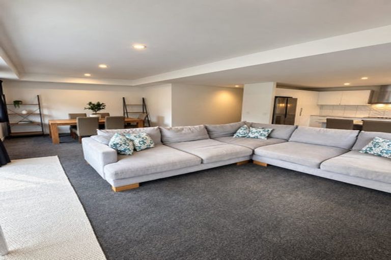 Photo of property in 51 Drysdale Road, Jacks Point, 9371