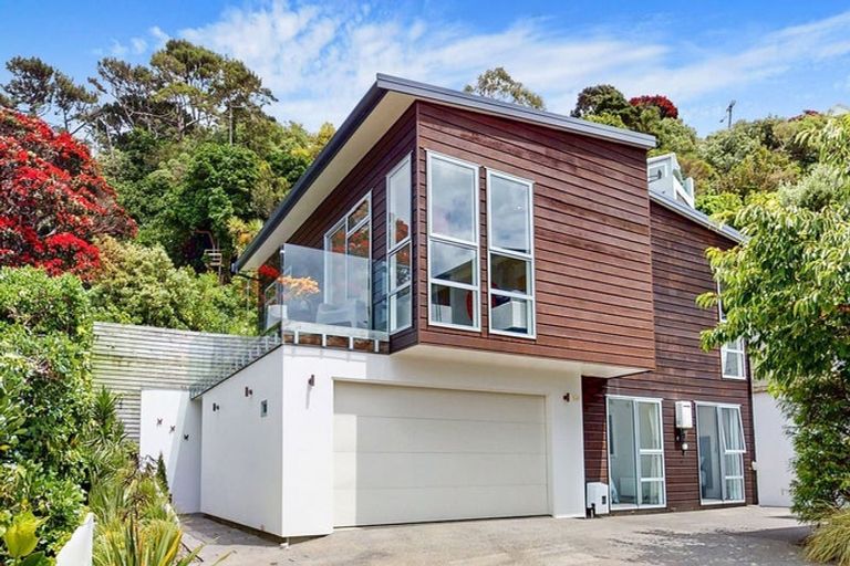 Photo of property in 98 Awa Road, Seatoun, Wellington, 6022