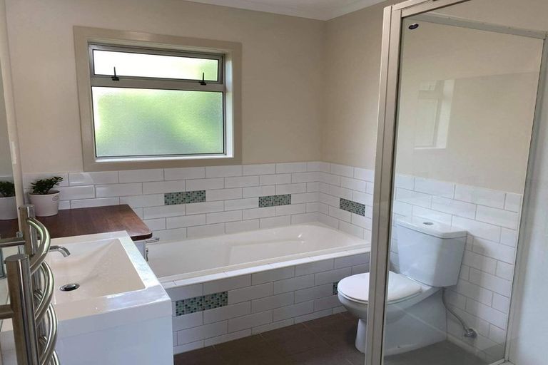 Photo of property in 6 Brydon Way, Paparangi, Wellington, 6037