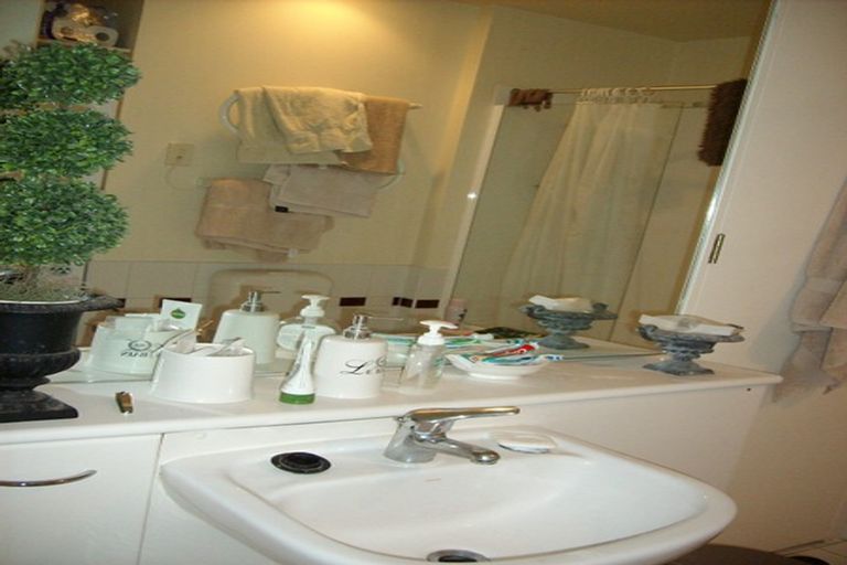 Photo of property in Sirocco Apartments, 402/8 Church Street, Wellington Central, Wellington, 6011