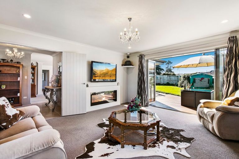 Photo of property in 6 Searle Drive, Patumahoe, Pukekohe, 2679