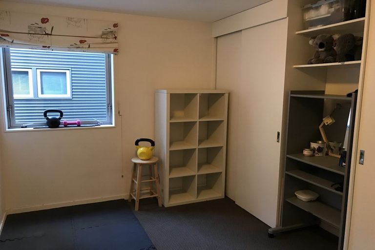 Photo of property in Montreaux Apartments, 3g/164 The Terrace, Wellington Central, Wellington, 6011