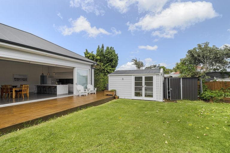 Photo of property in 154 Hinemoa Street, Birkenhead, Auckland, 0626
