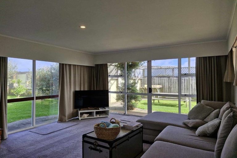 Photo of property in 4 Norton Place, Spotswood, New Plymouth, 4310