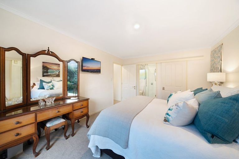 Photo of property in 30 Tauranga Place, Orewa, 0931