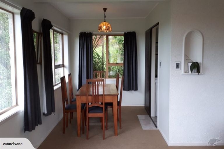 Photo of property in 2/16 Malters Place, Browns Bay, Auckland, 0630